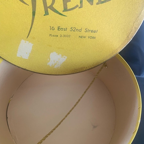 Vintage NY Hat Box - Picture 2 of 5